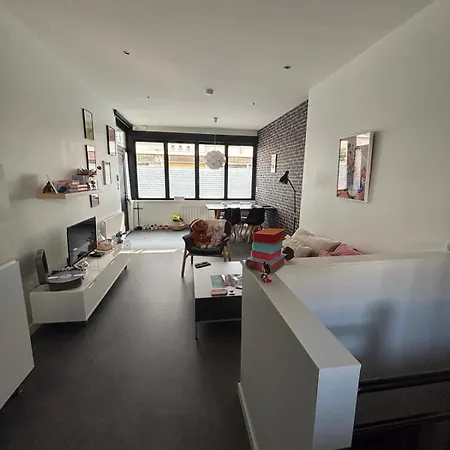 Centre דירה לה האברה